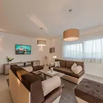 וילה Deluxe Four Bedroom With Sea View And Private Pool 5