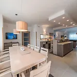 וילה Deluxe Four Bedroom With Sea View And Private Pool 5 *