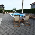 Deluxe Four Bedroom With Sea View And Private Pool 5 וילה