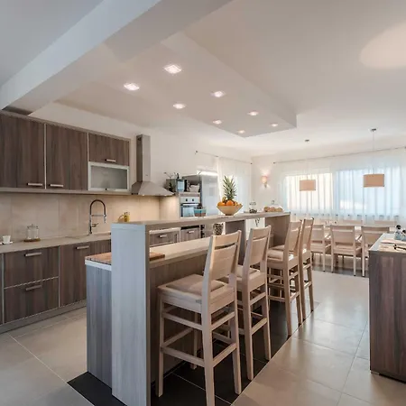 Deluxe Four Bedroom With Sea View And Private Pool 5