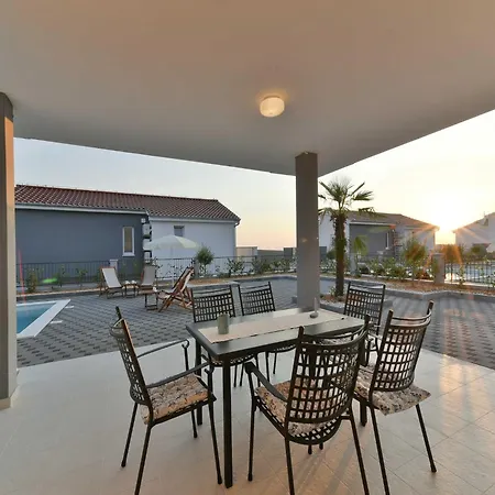 Villa Deluxe Four Bedroom With Sea View And Private Pool 5 Debeljak