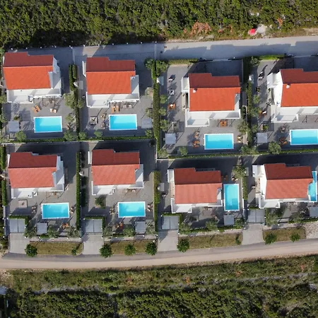 Deluxe Four Bedroom With Sea View And Private Pool 5 Debeljak