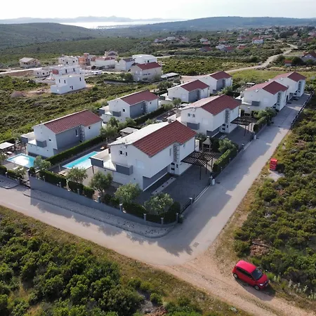 וילה Deluxe Four Bedroom With Sea View And Private Pool 5