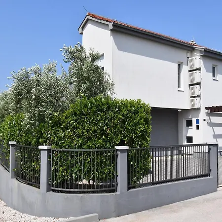Deluxe Four Bedroom With Sea View And Private Pool 5 Villa