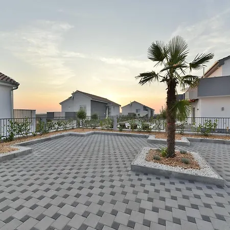 Villa Deluxe Four Bedroom With Sea View And Private Pool 5