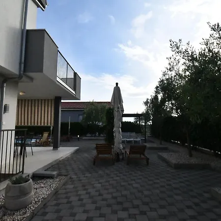 Deluxe Four Bedroom With Sea View And Private Pool 5 *