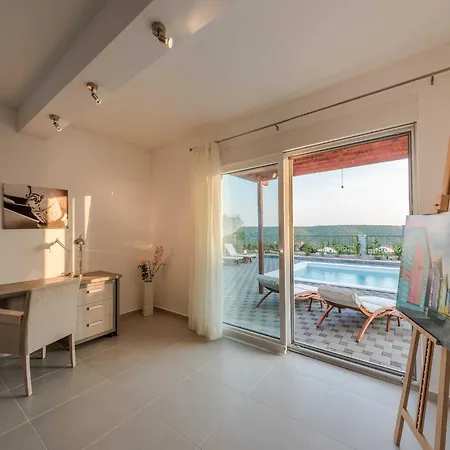 Villa Deluxe Four Bedroom With Sea View And Private Pool 5 *