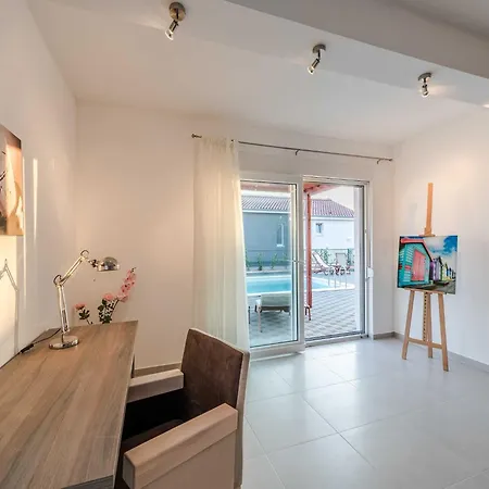Deluxe Four Bedroom With Sea View And Private Pool 5 Debeljak