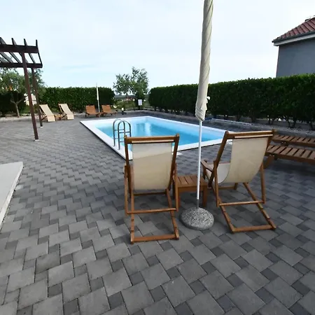 Deluxe Four Bedroom With Sea View And Private Pool 5 Villa