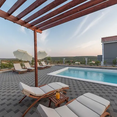 Deluxe Four Bedroom With Sea View And Private Pool 5 Debeljak