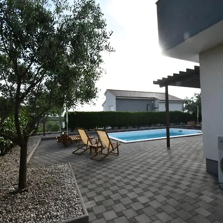 Deluxe Four Bedroom With Sea View And Private Pool 5 Villa