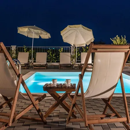 Vila Deluxe Four Bedroom With Sea View And Private Pool 5 *