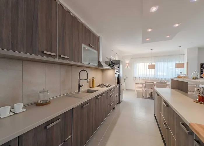 Deluxe Four Bedroom With Sea View And Private Pool 5 * Debeljak