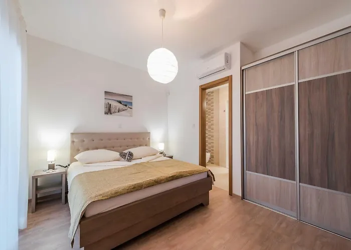 Deluxe Four Bedroom With Sea View And Private Pool 5 Debeljak