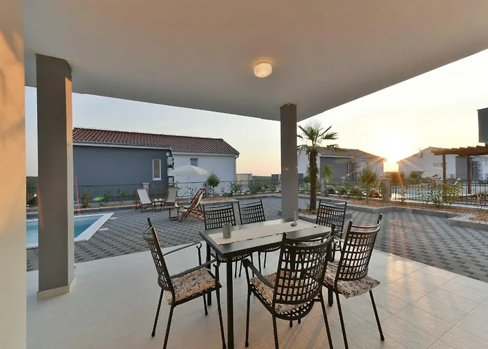 וילה Deluxe Four Bedroom With Sea View And Private Pool 5 Debeljak