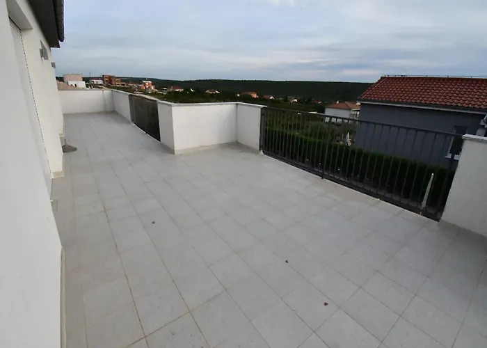 Deluxe Four Bedroom With Sea View And Private Pool 5 *