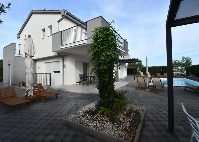 וילה Deluxe Four Bedroom With Sea View And Private Pool 5 Debeljak