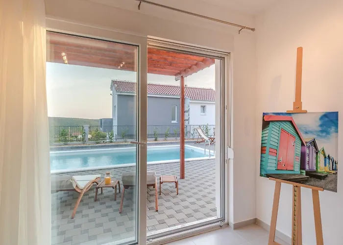 Deluxe Four Bedroom With Sea View And Private Pool 5 וילה Debeljak