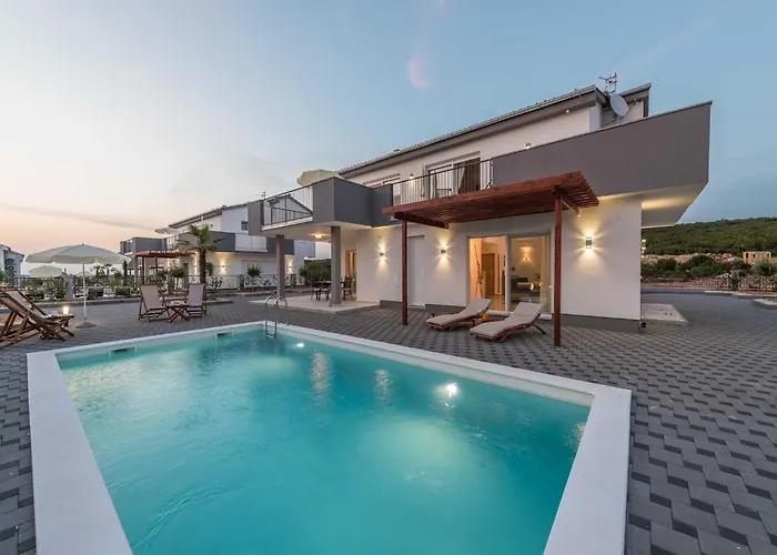 וילה Deluxe Four Bedroom With Sea View And Private Pool 5 *