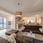 Deluxe Four Bedroom With Sea View And Private Pool 5 * Debeljak