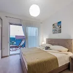 فيلة Deluxe Four Bedroom With Sea View And Private Pool 5 *
