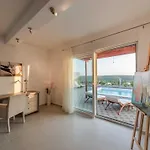 فيلة Deluxe Four Bedroom With Sea View And Private Pool 5 *