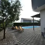 Deluxe Four Bedroom With Sea View And Private Pool 5 فيلة
