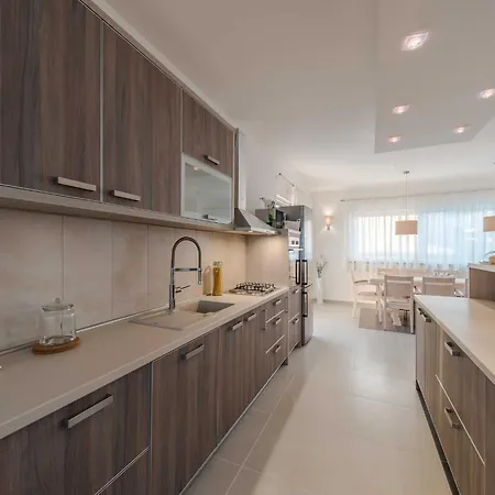 Deluxe Four Bedroom With Sea View And Private Pool 5 * Debeljak