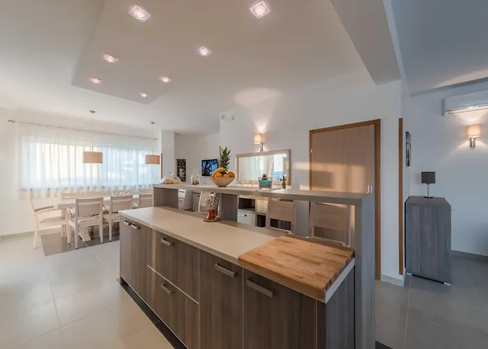 Вилла Deluxe Four Bedroom With Sea View And Private Pool 5 *