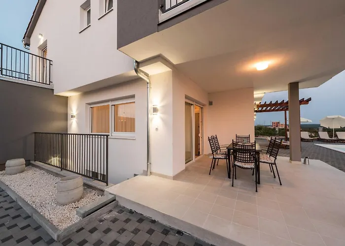 Вилла Deluxe Four Bedroom With Sea View And Private Pool 5 *