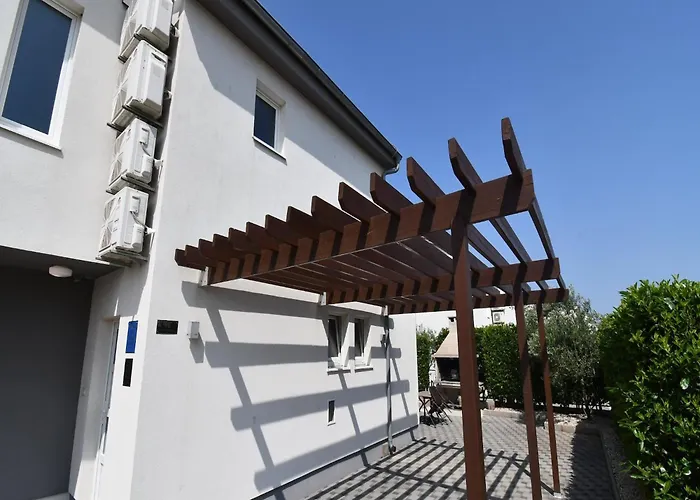 Deluxe Four Bedroom With Sea View And Private Pool 5 Debeljak