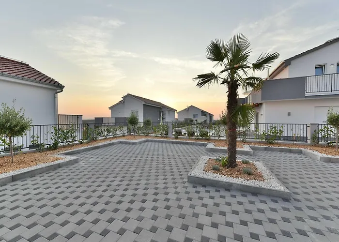 Вилла Deluxe Four Bedroom With Sea View And Private Pool 5
