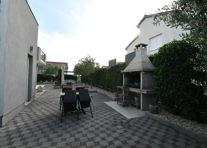 Вилла Deluxe Four Bedroom With Sea View And Private Pool 5 *