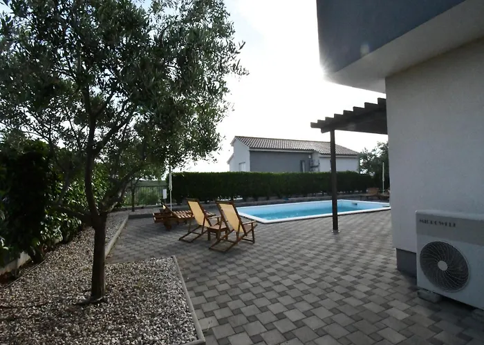 Deluxe Four Bedroom With Sea View And Private Pool 5 Вилла